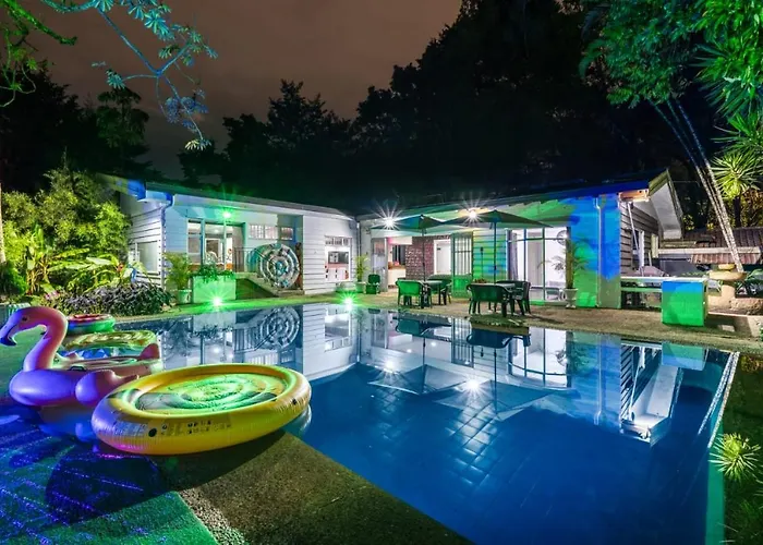 Casa Privada En El Poblado Despedidas De Soltero Fiesta Picsina Jacuzzi