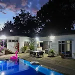 Casa Privada En El Poblado Despedidas De Soltero Fiesta Picsina Jacuzzi